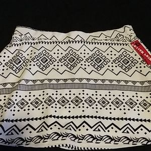 Hot kiss skater skirt